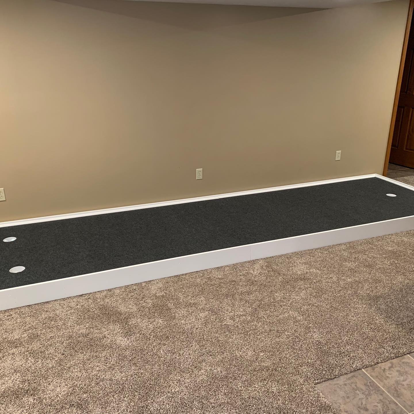 4.5’x120″ Camry Golf Carpet + DIY Build Plan