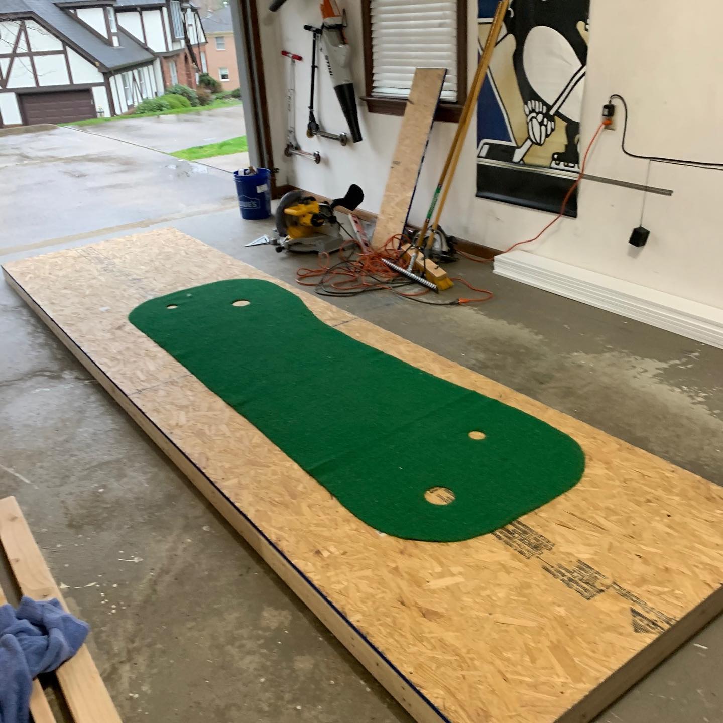 4.5’x120″ Camry Golf Carpet + DIY Build Plan